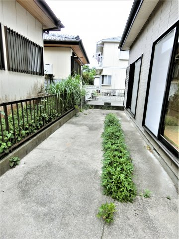 大網白里市上谷新田貸家の駐車場