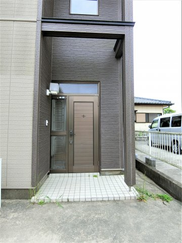 大網白里市上谷新田貸家の玄関