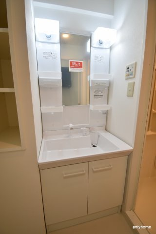 セントロイヤルクラブ新大阪　仲介手数料無料の洗面所