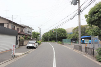 【前面道路含む現地写真】