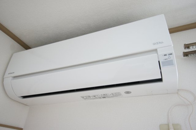 【設備】 | パルメゾン | エアコン新品に交換しました。