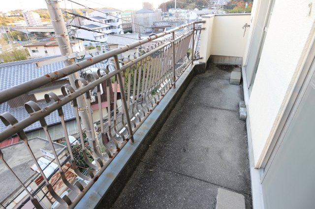 中西マンションのバルコニー