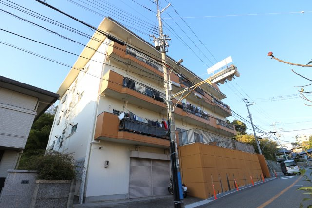 中西マンション