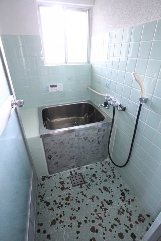 中西マンションの浴室