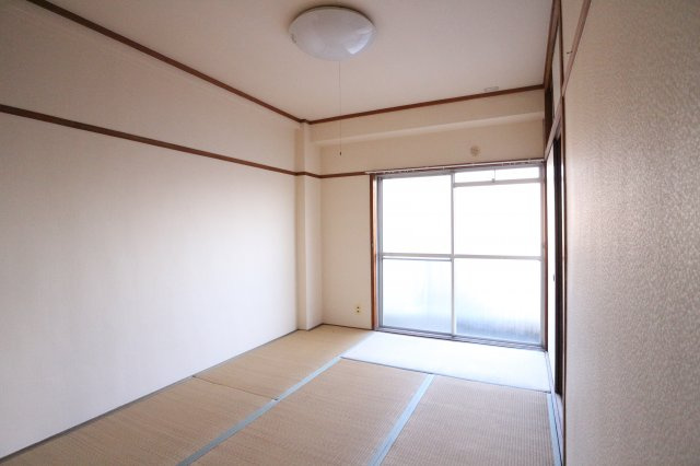 中西マンションの寝室