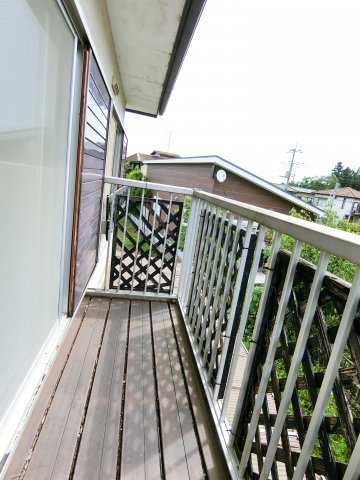 高津戸町貸家のバルコニー