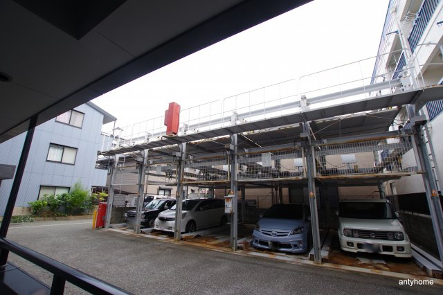 シャトレー新大阪の駐車場