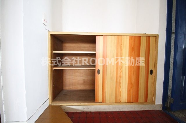 丸久第10ビルの収納|こまごまとしたものを収納できそうですね