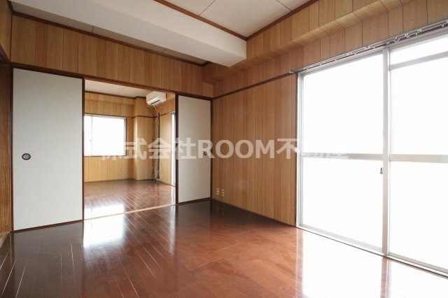 丸久第10ビルの洋室