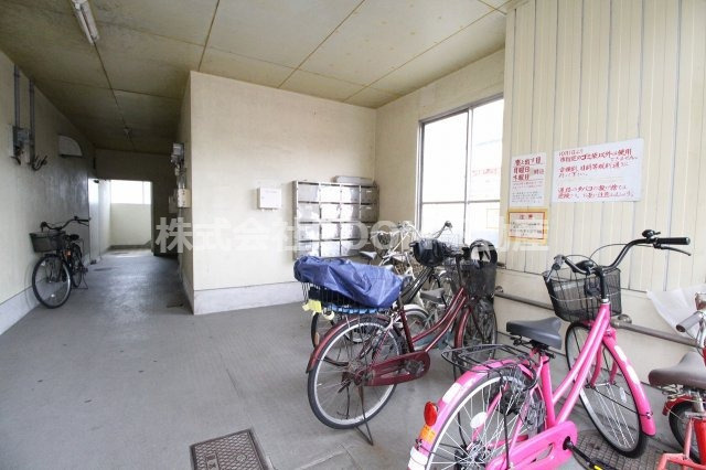 丸久第10ビルのエントランス