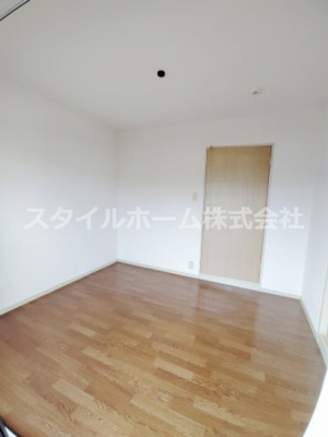 【寝室】 | サンライズフジC | 使い勝手のいい寝室です