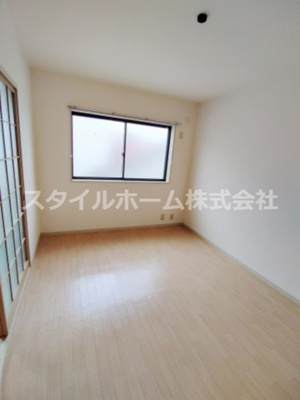 【洋室】 | サンライズフジC | きれいな洋室です