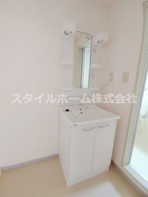 【洗面所】 | サンライズフジC | 広い洗面スペース