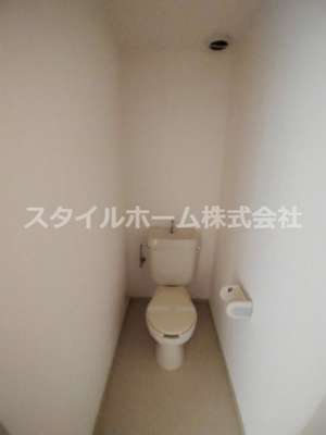 【トイレ】 | サンライズフジC | ゆったりとした空間のトイレです