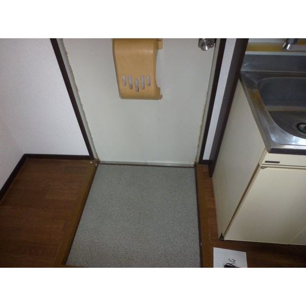 ハイツヤマザキの玄関