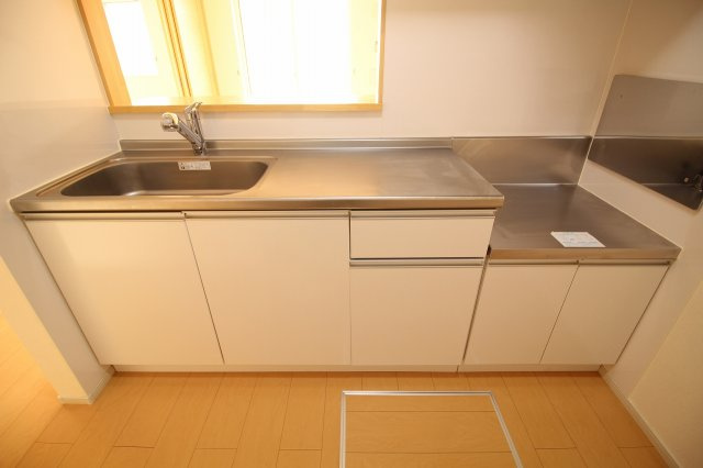 アスカ Fのキッチン|同施工会社同型タイプの別のお部屋です