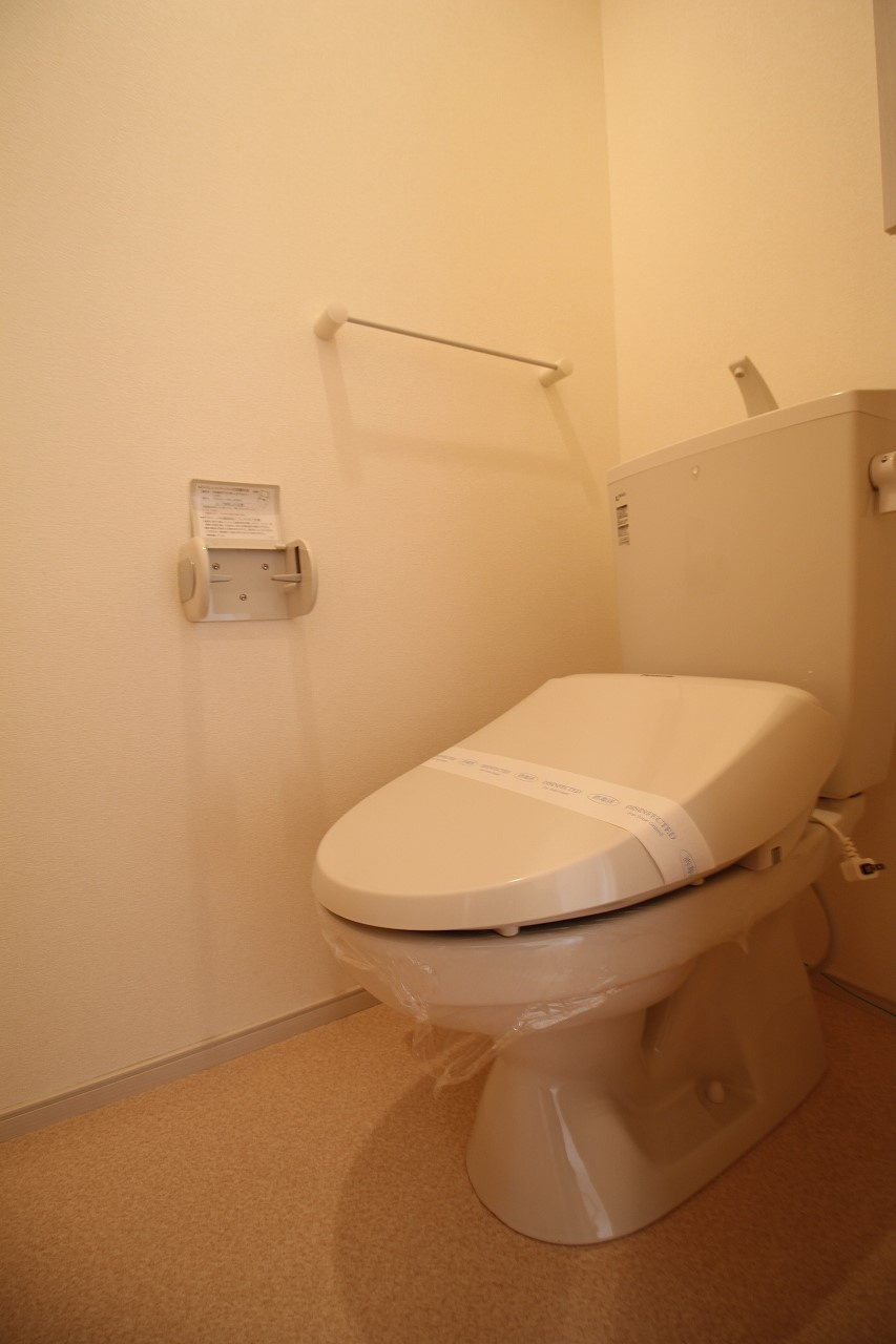 アスカ Fのトイレ|同施工会社同型タイプの別のお部屋です
