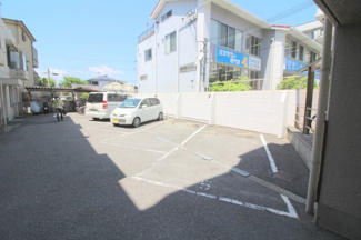 【駐車場】