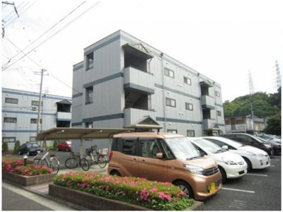 【駐車場】 | オーソネタウンハウス六番館 | いつでも目の届く敷地内に駐車場があります♪荷物がかさばりがちなお買物にも、敷地内駐車場があると便利ですよね☆