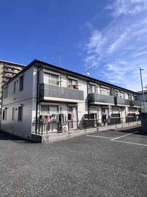 【外観】 | 【シャーメゾン】グランドゥール桜木Ⅰ | 2024年外壁・ドアをリニューアルしております！