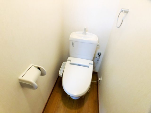 花井メゾネット借家のトイレ