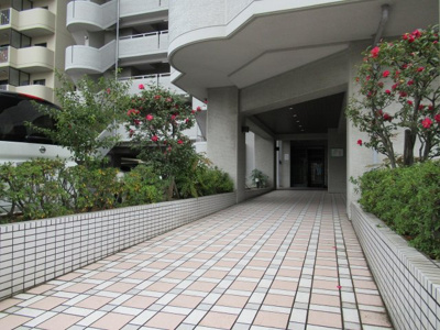 【エントランス】 | パラツィーナ小阪（河内小阪賃貸） | 毎日通るエントランスはこのようになっています