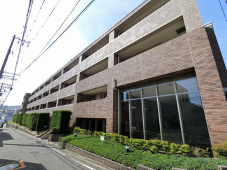 【外観】 | 総戸数３６戸、平成１７年１１月築、管理人は巡回勤務につき管理体制良好です♪