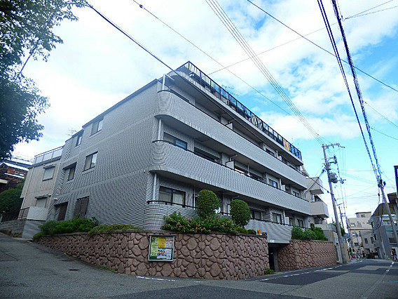 ランドール六甲の外観