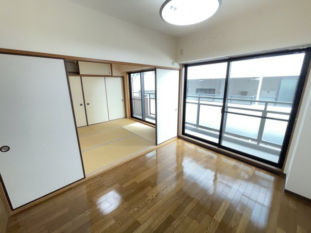 フェリース本庄の居間・リビング