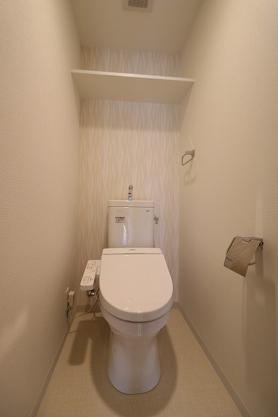 コンフォールパレ新町二条のトイレ