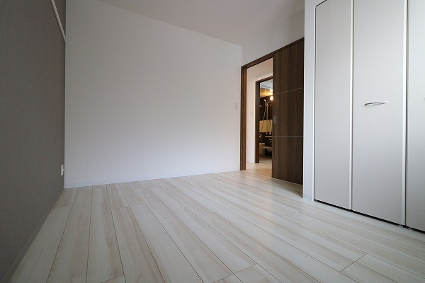 コンフォールパレ新町二条の子供部屋|洋室