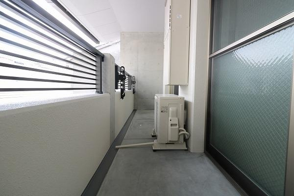 コンフォールパレ新町二条のバルコニー