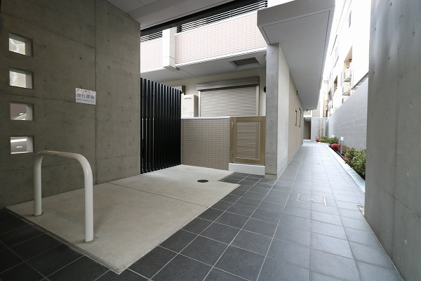 コンフォールパレ新町二条のロビー