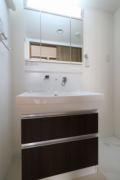 コンフォールパレ新町二条の洗面所