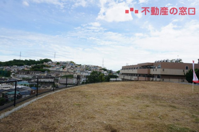 【前面道路含む現地写真】 | 神戸市垂水区南多聞台4丁目 1号地 | 2021年5月撮影