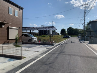 【前面道路含む現地写真】