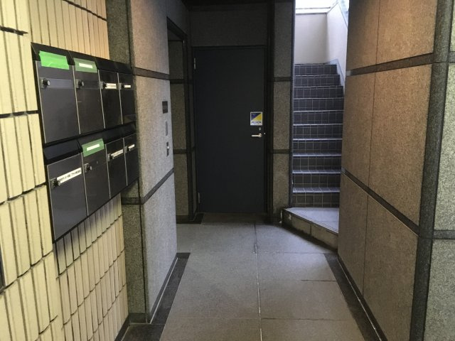 協和ビルのエントランス