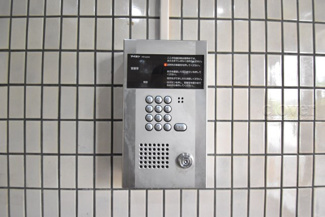 【エントランス】 | オートロック付き
