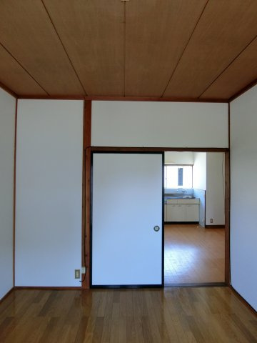 上後藤5丁目貸家の洋室