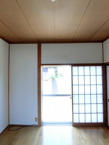 上後藤5丁目貸家の洋室