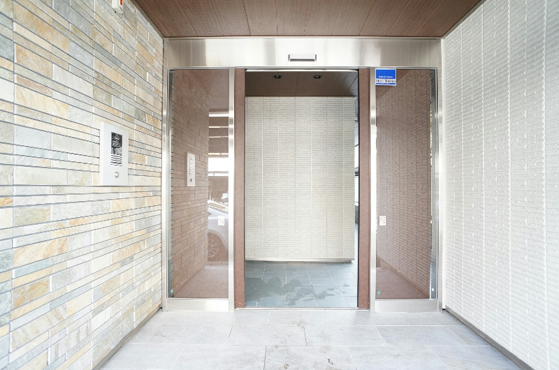 メゾン ド ラピス青戸のエントランス|オートロックでセキュリティーにも配慮♪