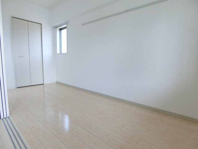 ラフレシーサ医大通りの寝室|寝室として使いやすい洋室です♪