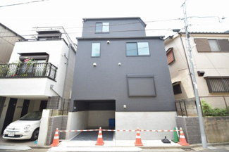 【駐車場】 | 現地見学や資料請求などお気軽にお問合わせ下さい。
周辺環境とあわせて現地ご案内致します。