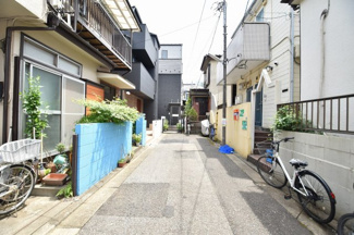 【前面道路含む現地写真】 | 都営地下鉄三田線「西台」駅から徒歩１２分！