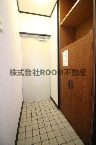 クローバーⅢのエントランス|ゆとりのあるエントランスです