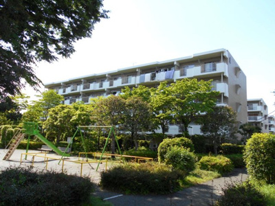 【外観】 | リノベーション済 蓮田市 蓮田駅前住宅 4号棟 | リノベーション済・蓮田駅徒歩4分・駐車場有・南向き・3LDKとワイドバルコニー・蓮田南小・南中