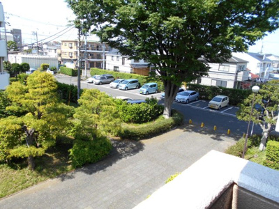 【駐車場】 | リノベーション済 蓮田市 蓮田駅前住宅 4号棟 | リノベーション済・蓮田駅徒歩4分・駐車場有・南向き・3LDKとワイドバルコニー・蓮田南小・南中