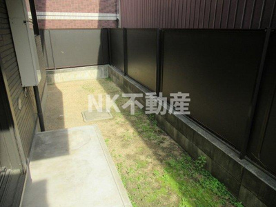 【バルコニー】 | グランディール（東大阪）（新石切賃貸） | 専用庭付きです