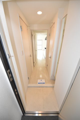 グラース難波イーストの玄関