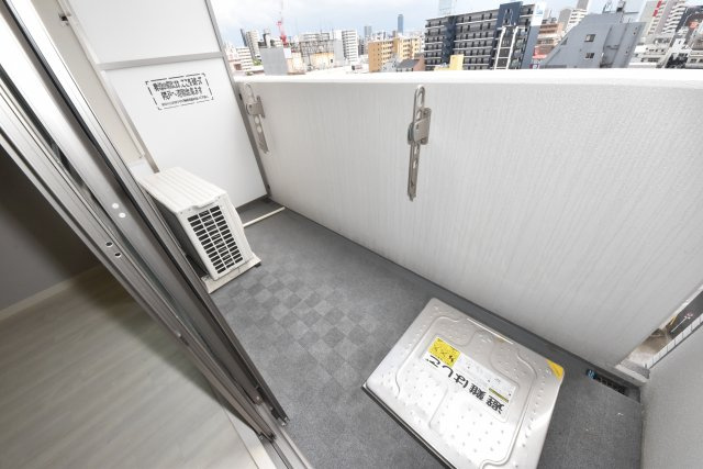 グラース難波イーストのバルコニー